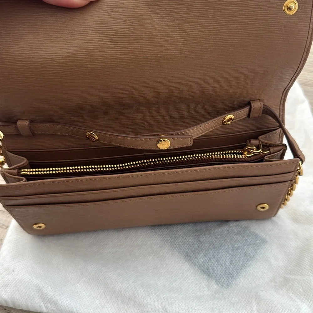 Prada crossbody - Picture 2 of 8